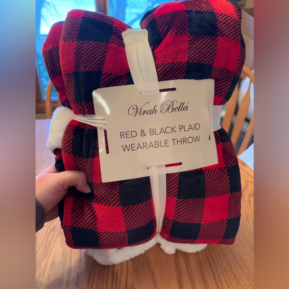 Virah Bella Wearable Throw